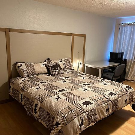 Kings Court Motel Cold Lake Esterno foto